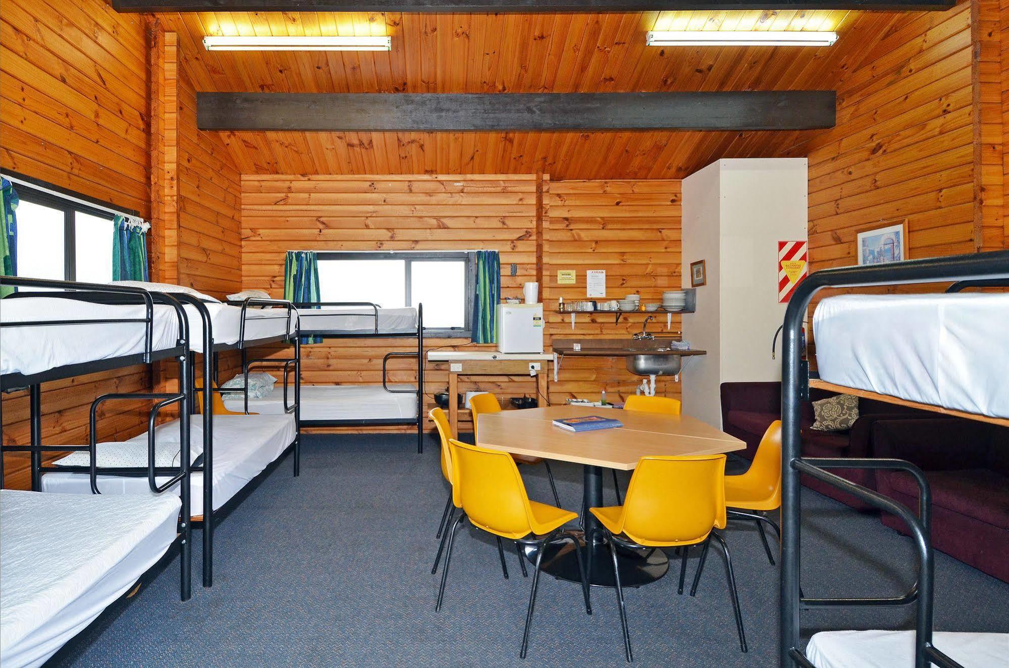 Leith Valley Holiday Park And Motels Dunedin Exterior photo